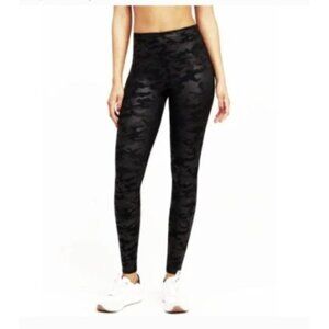 Spanx  High-Waisted Camouflage faux leather Leggings pants sz large new $110